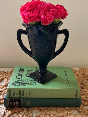 Vintage 1930s L.E. Smith Black Amethyst Dancing Nymphs Trophy Vase, Art Deco Vas